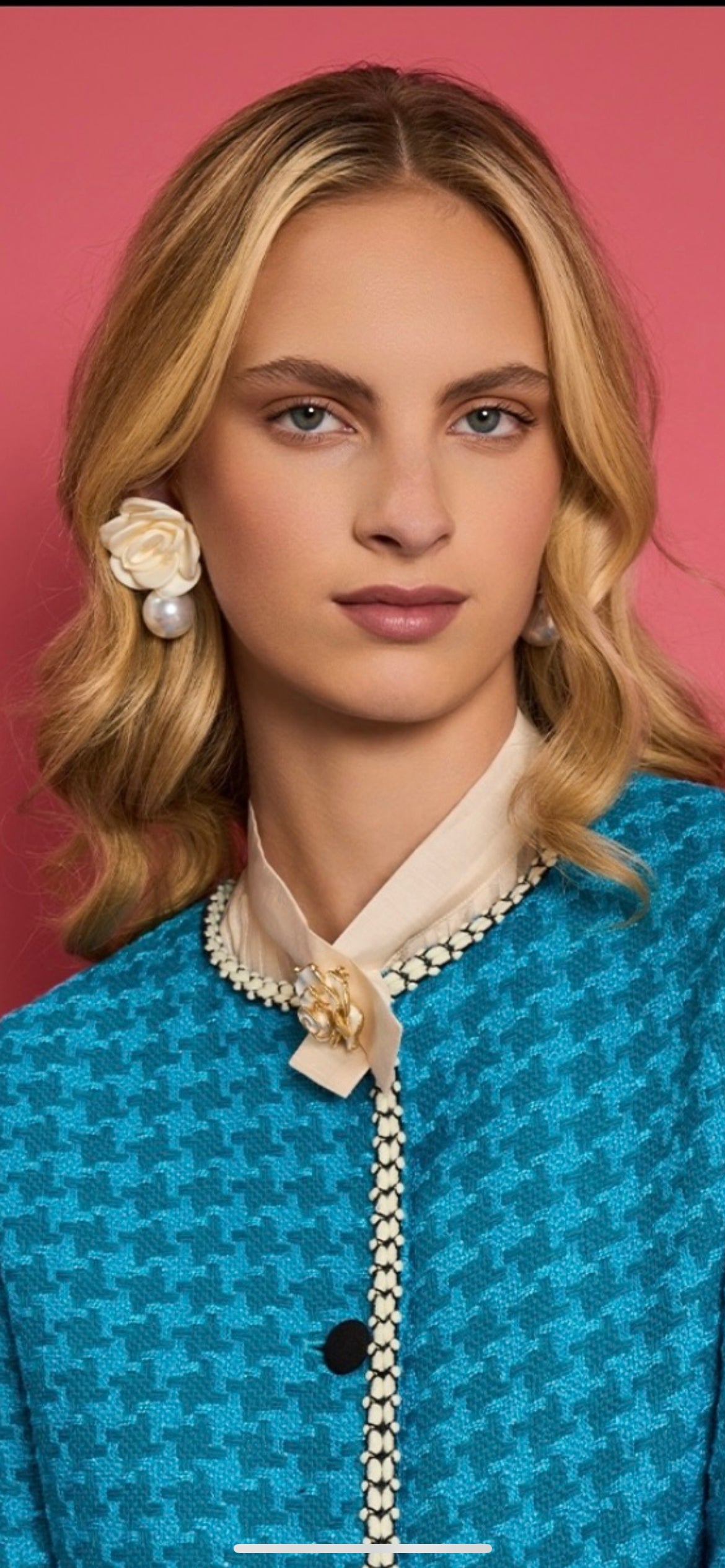 Lumi Maxi Pearl Flower Earrings