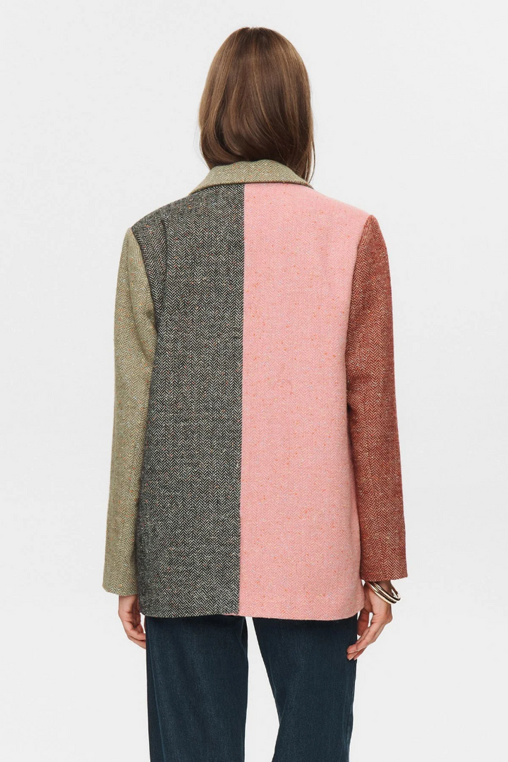 Avery Blazer