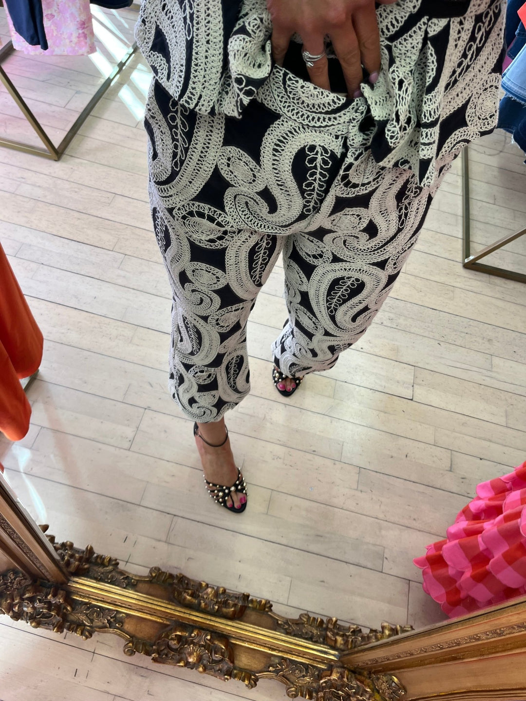 Ali Monochrome - Arggido - Orchid Boutique