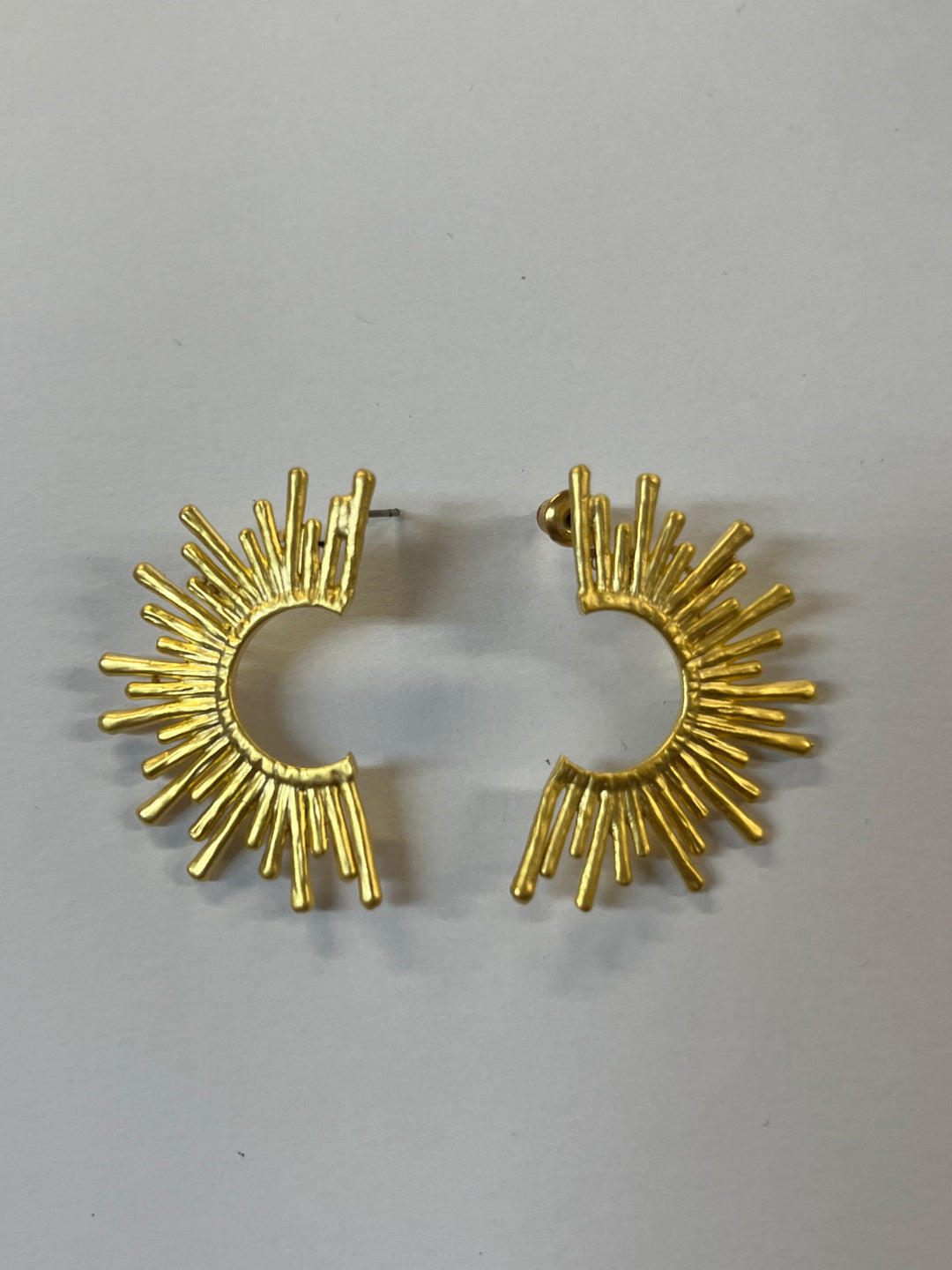Radiating Gold Fans