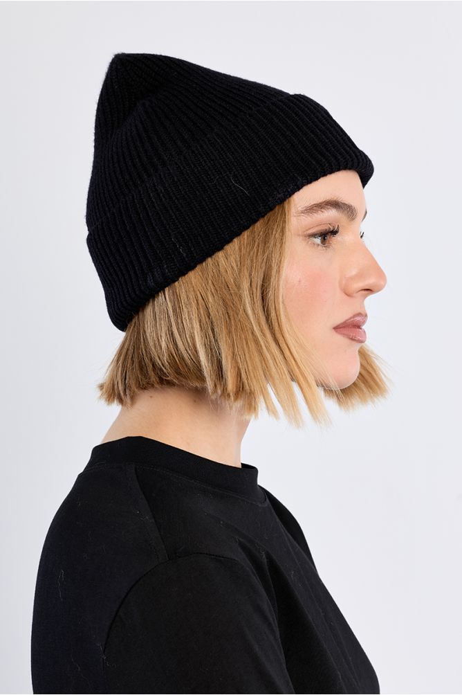 Heart Hat Black
