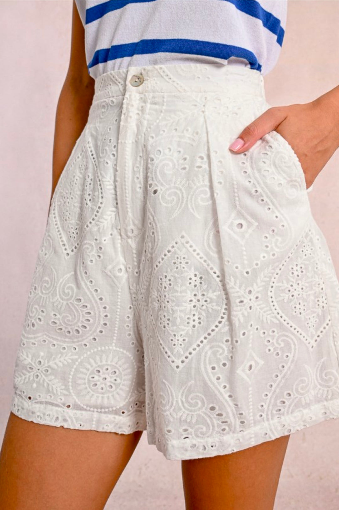 Arielle Shorts White