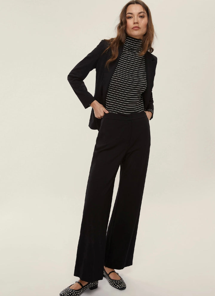 Palace Black by Emme