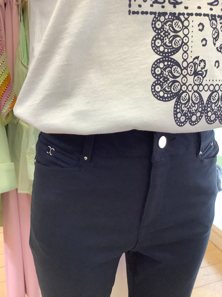 Lora Navy